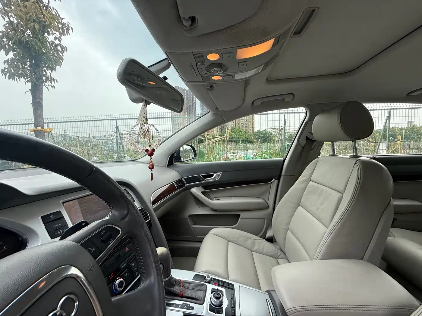 Audi A6L 2011 2.0 TFSI Automatic Comfort фото 8