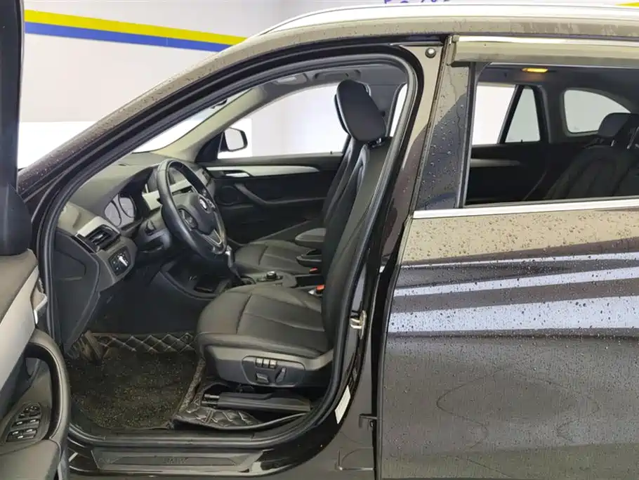 BMW X1 2019 sDrive20Li Leading Model фото 9