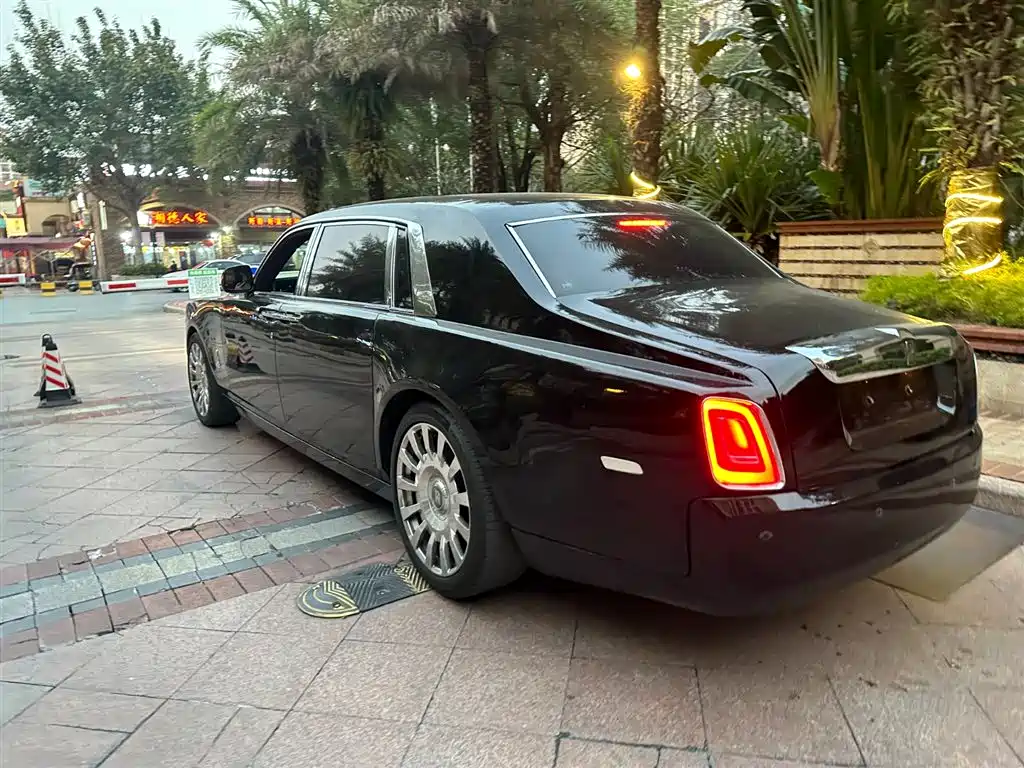 Rolls-Royce Phantom 2013 6.7L Extended Wheelbase (EWB) фото 3