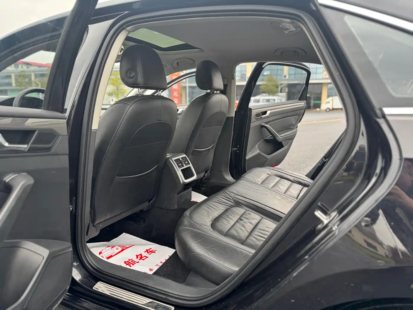 Volkswagen Passat 2015 1.8TSI Automatic Prestige Edition фото 6