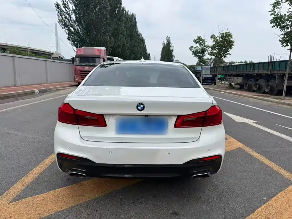 Фото 6 - BMW 5 Series