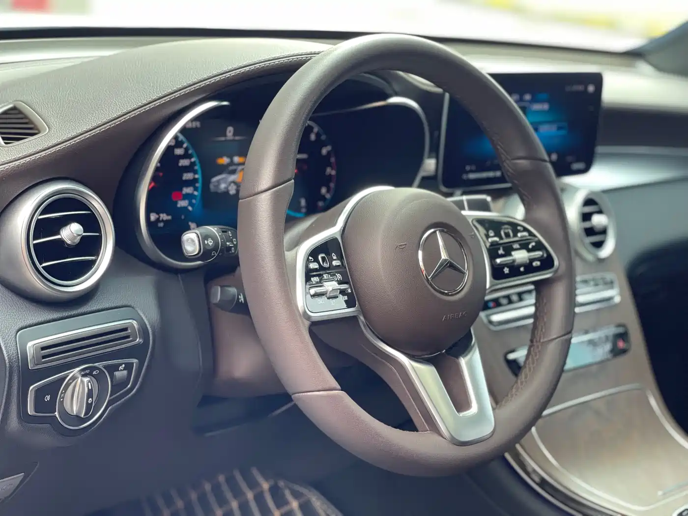 Mercedes-Benz GLC 2022 GLC 300 L 4MATIC Dynamic Collector's Edition фото 24