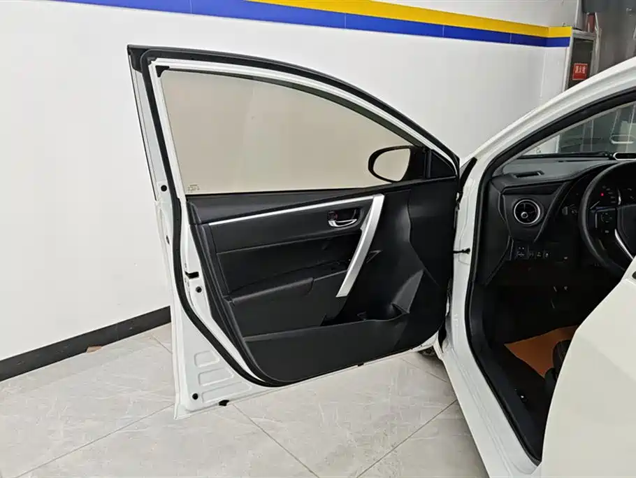 Toyota Levin 2017 Facelift 185T CVT Elite (China V) фото 7