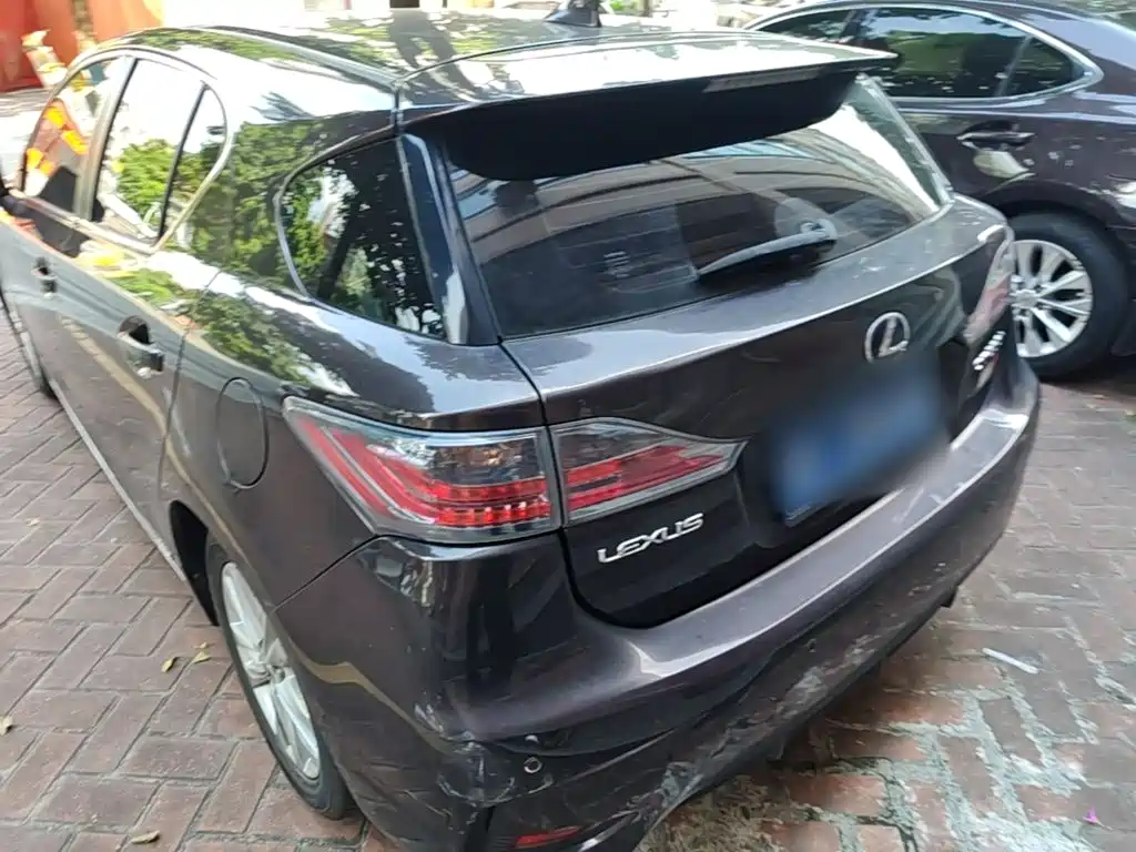 Фото 5 - Lexus CT