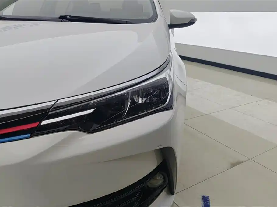 Toyota Corolla 2017 Facelift 1.2T S-CVT GL-i Leather Edition фото 5