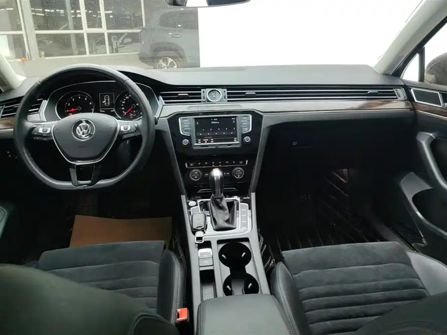 Volkswagen Magotan 2017 330TSI DSG Luxury фото 12