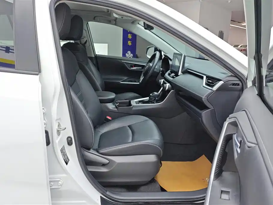 Toyota RAV4 Rongfang 2021 2.0L CVT 2WD Trend PLUS фото 8