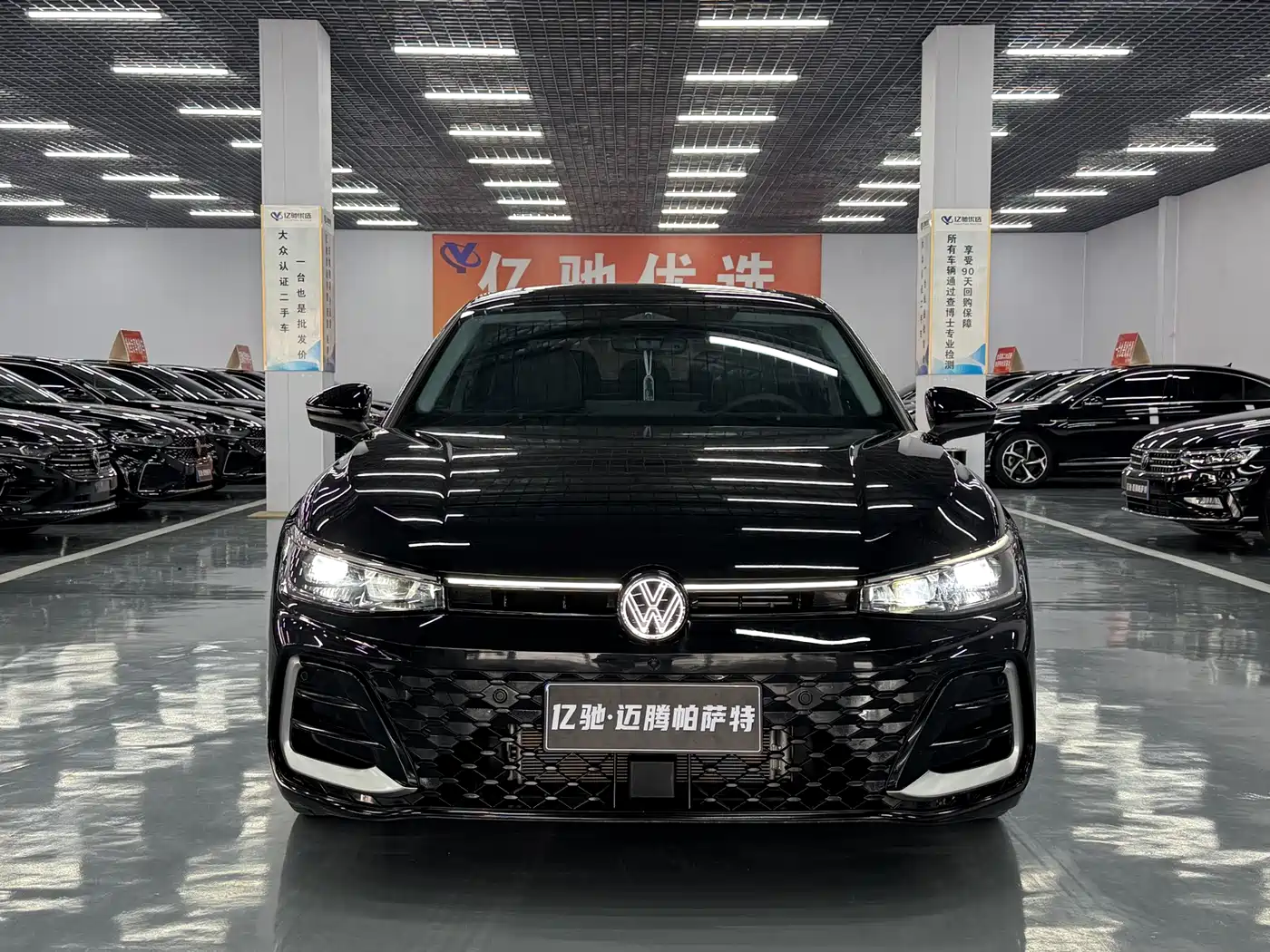 Volkswagen Passat 2025 Model Pro 380TSI Starlight Dragon Edition фото 2