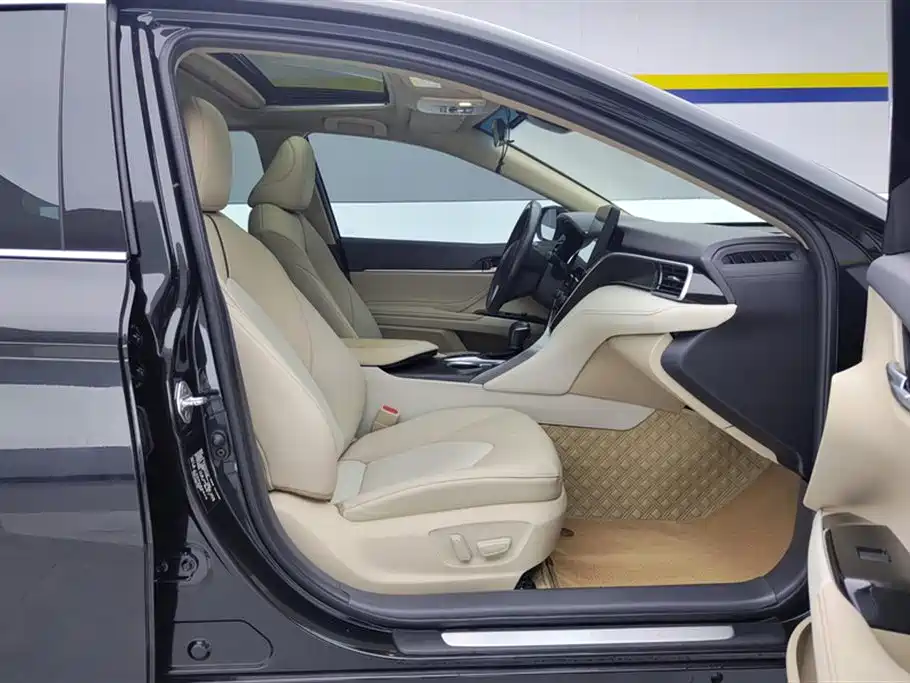 Toyota Camry 2021 2.0G Luxury Edition фото 8