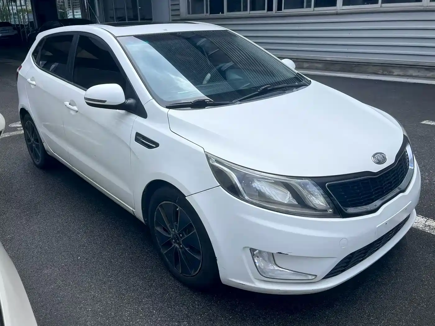 Kia K2 2012 2012 Hatchback 1.6L AT Premium