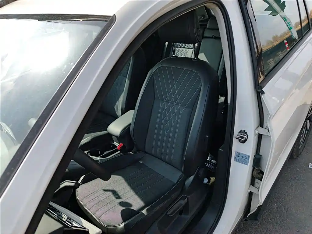 Volkswagen Tiguan L 2022 330TSI Automatic 2WD Comfort Edition фото 11