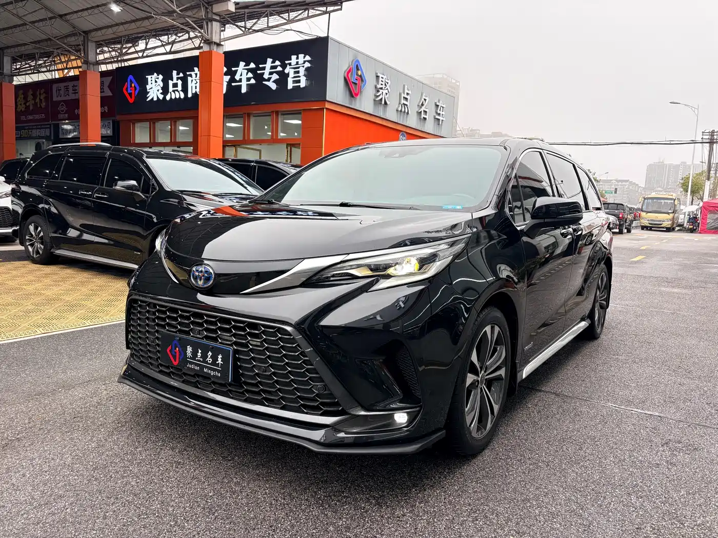 TOYOTA GREVIA 2024
