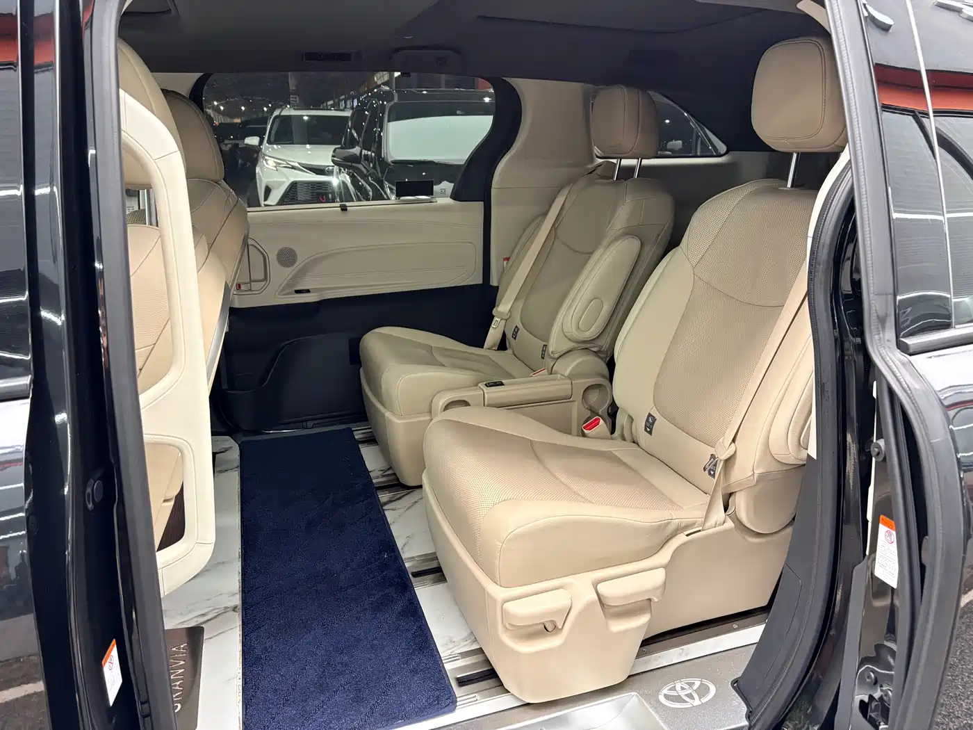 TOYOTA GREVIA