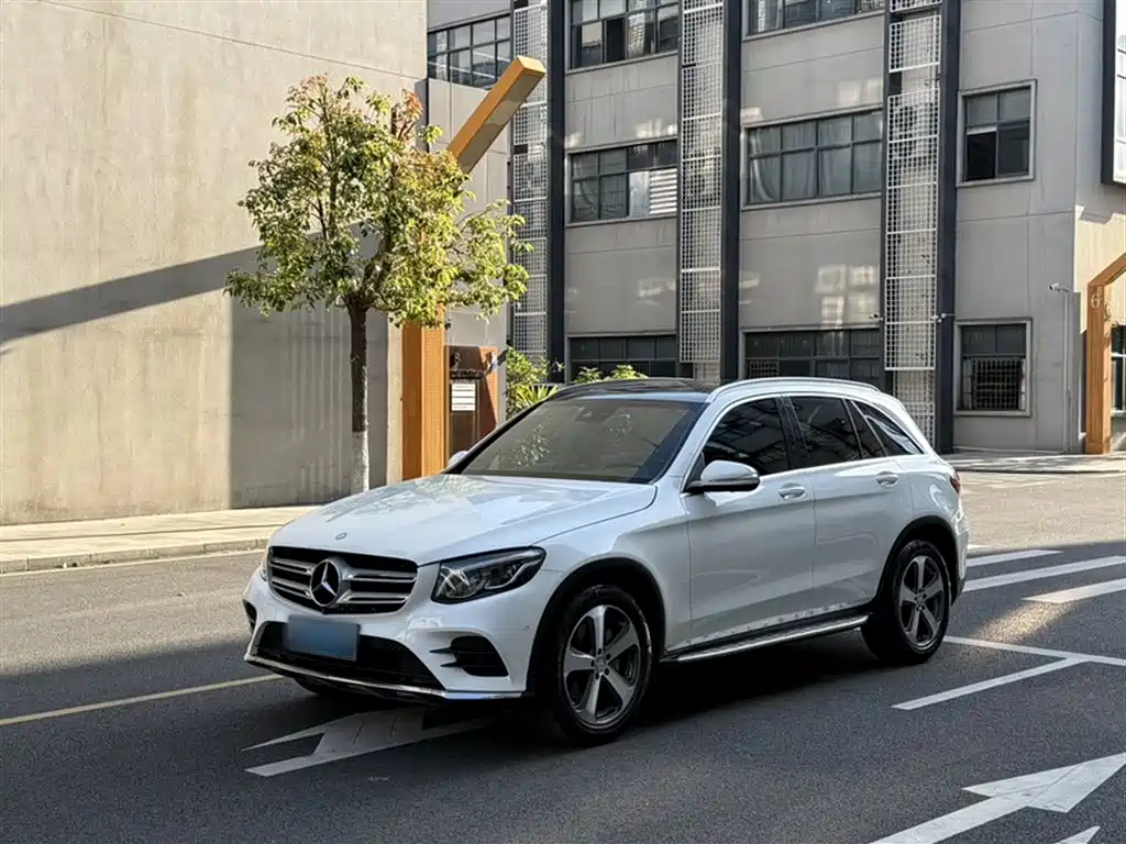 Mercedes-Benz GLC 2017 GLC 260 4MATIC Luxury фото 2