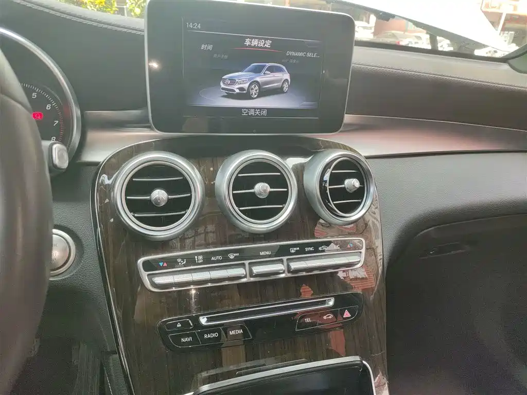 Mercedes-Benz GLC 2017 GLC 260 4MATIC Luxury фото 5