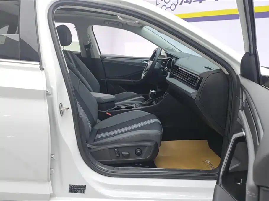 Volkswagen Sagitar 2024 300TSI DSG Flying Edition фото 8