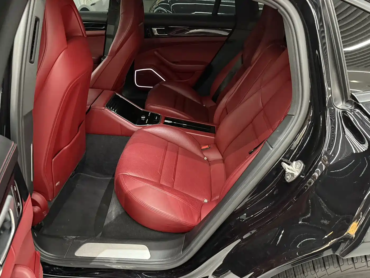 Porsche Panamera 2020 Panamera 10th Anniversary Edition 2.9T фото 10
