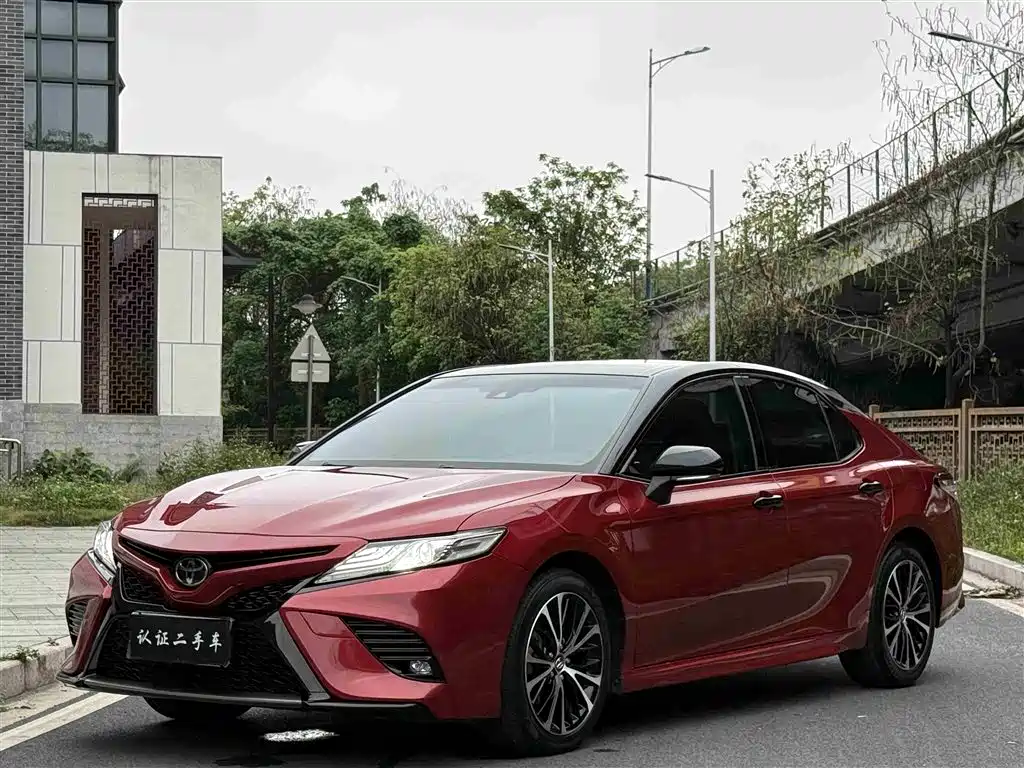 Toyota Camry 2018 2.5S Trend Edition фото 12