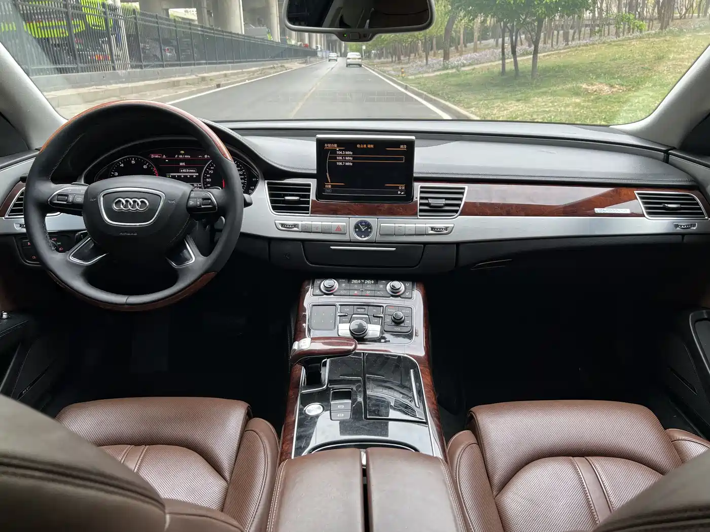 Audi A8 2012 A8L 45 TFSI quattro Luxury фото 8