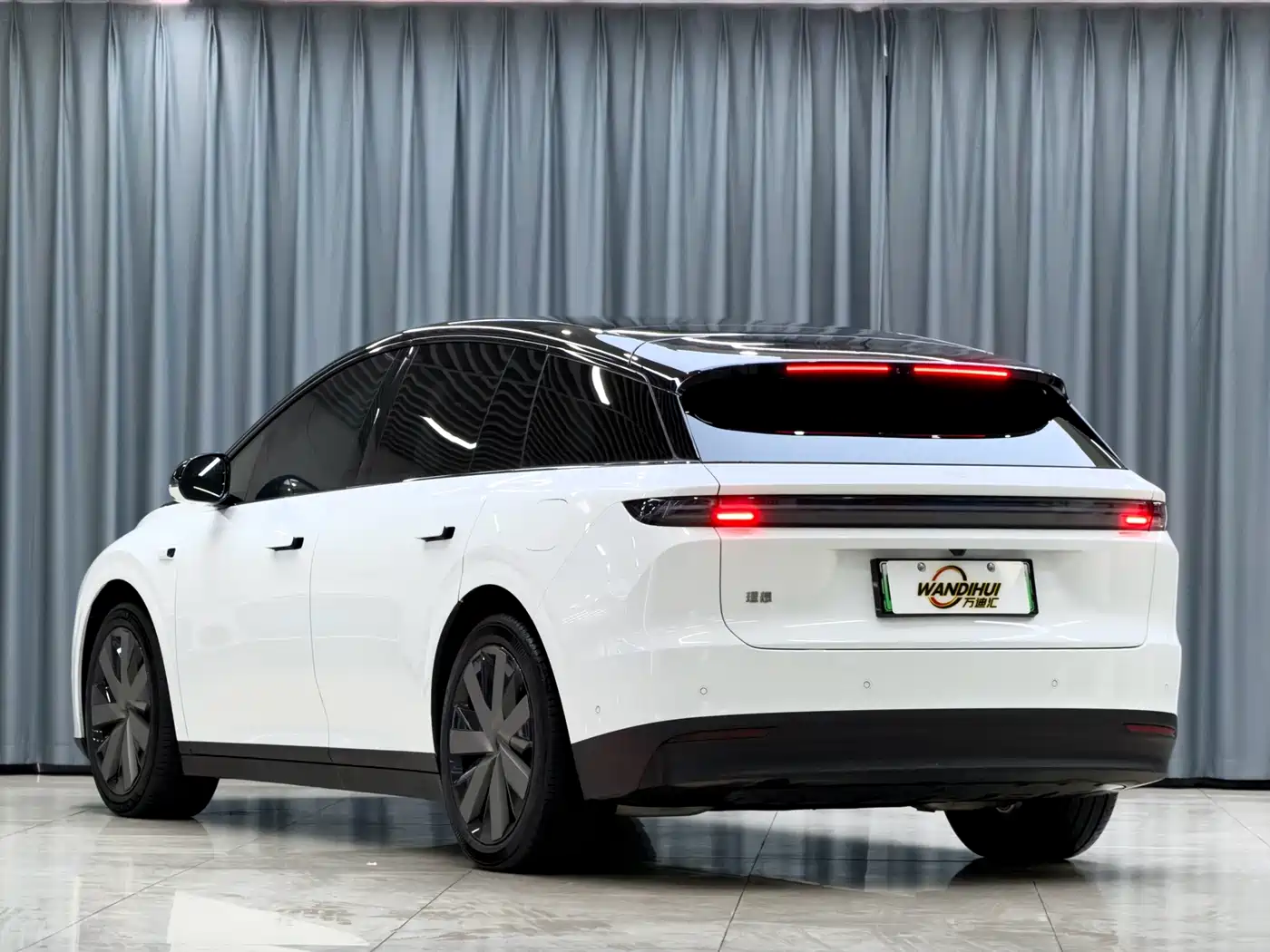 Li Auto i6 2026 2025 4WD Base Model