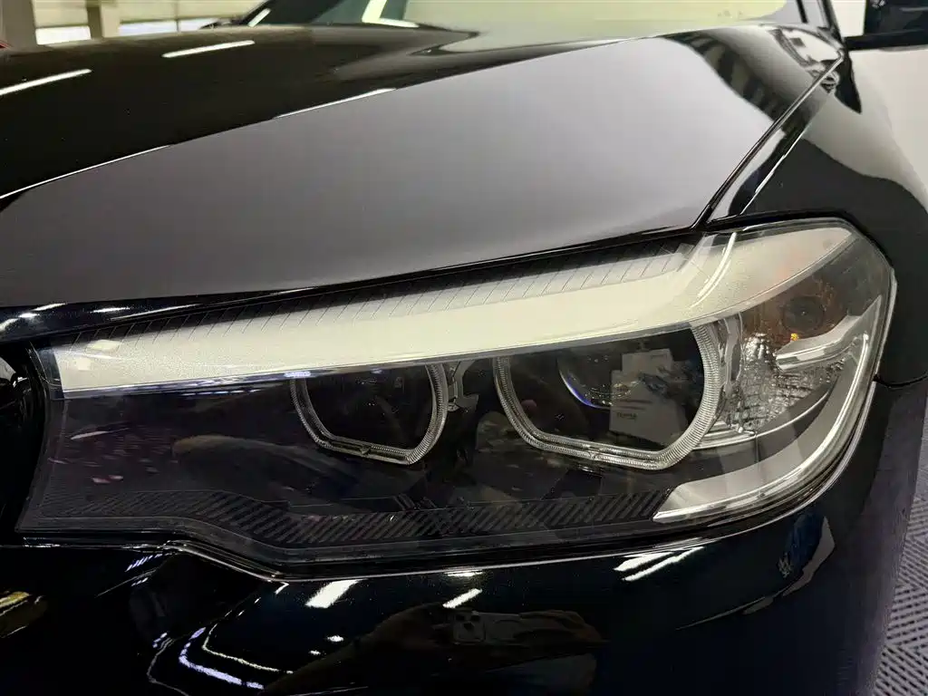 BMW 5 Series (Import) 2018 525i M Sport Package фото 5