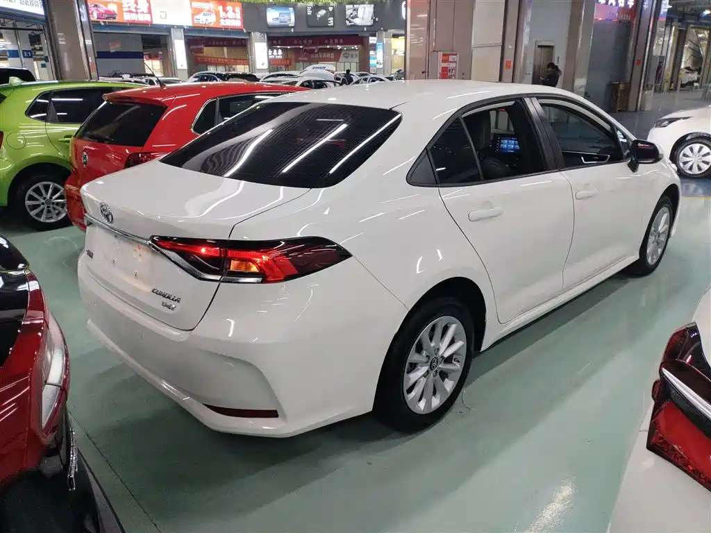 Toyota Corolla 2021 1.2T S-CVT Elite PLUS Edition фото 5