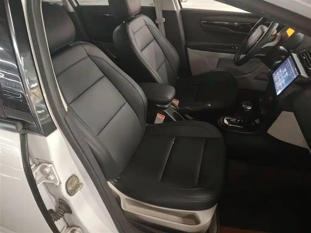 Citroën C-Quatre 2015 2013 Model Sedan 1.6L Automatic Premium Style