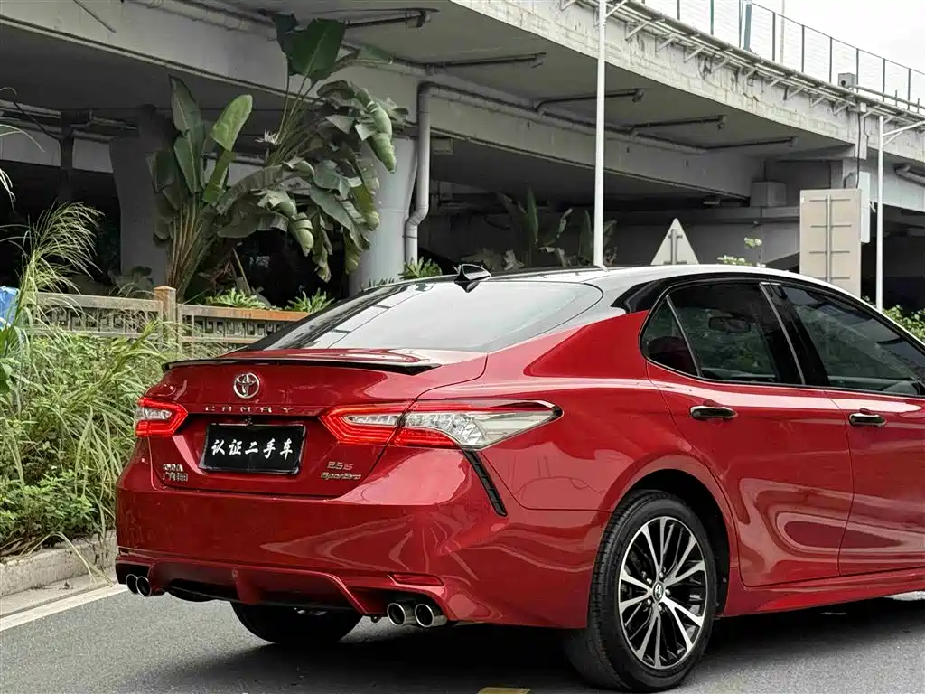 Toyota Camry 2018 2.5S Trend Edition фото 21