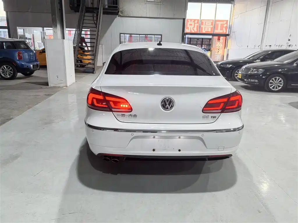 Volkswagen FAW-Volkswagen CC 2016 Model 2.0TSI Ultimate фото 5