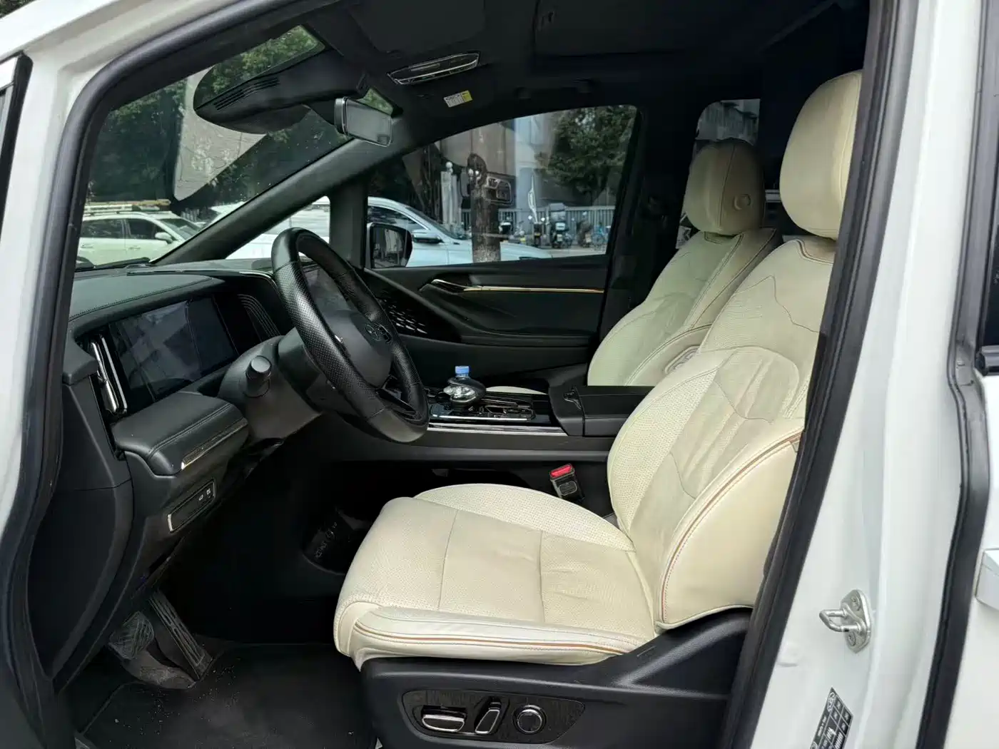 Photo 4 - GAC Trumpchi M8