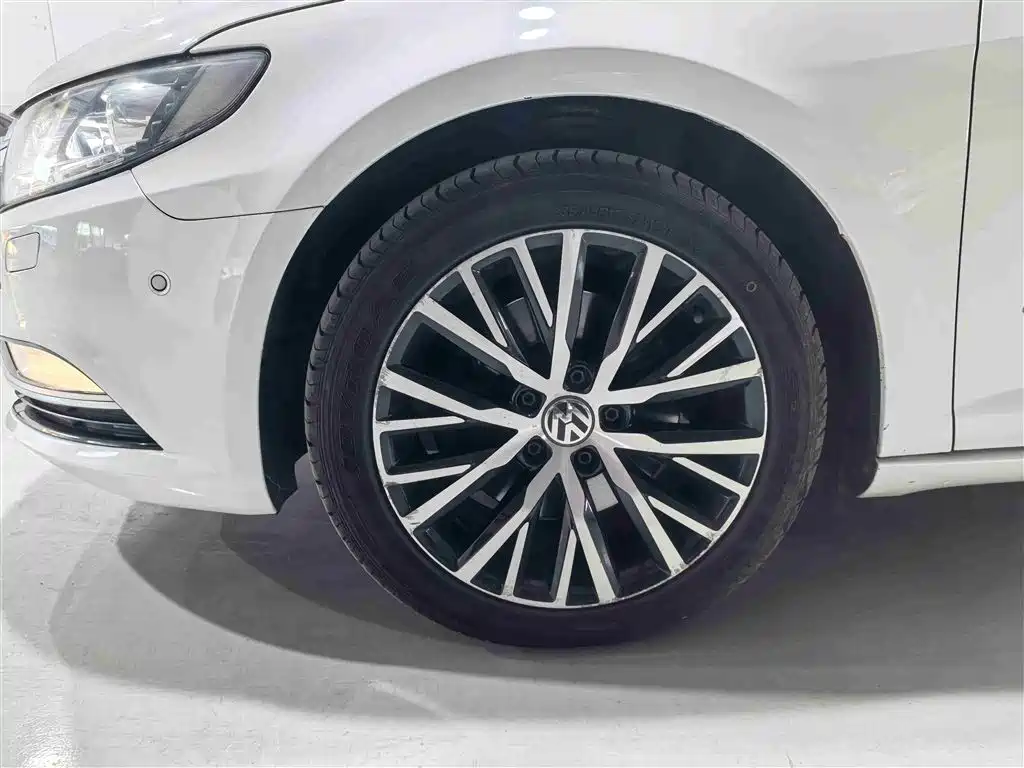 Volkswagen FAW-Volkswagen CC 2016 Model 2.0TSI Ultimate фото 16