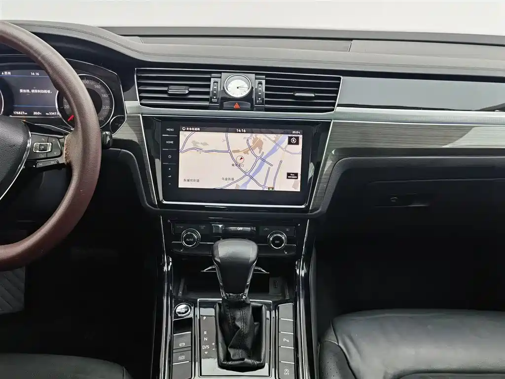Volkswagen Phideon 2018 Facelift 380TSI FWD Business фото 12