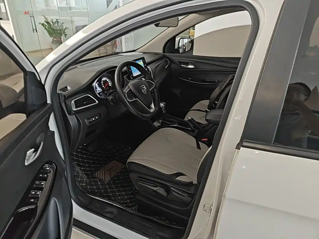 Baojun 730 2022 2021 1.5T CVT Fashion 7-Seater