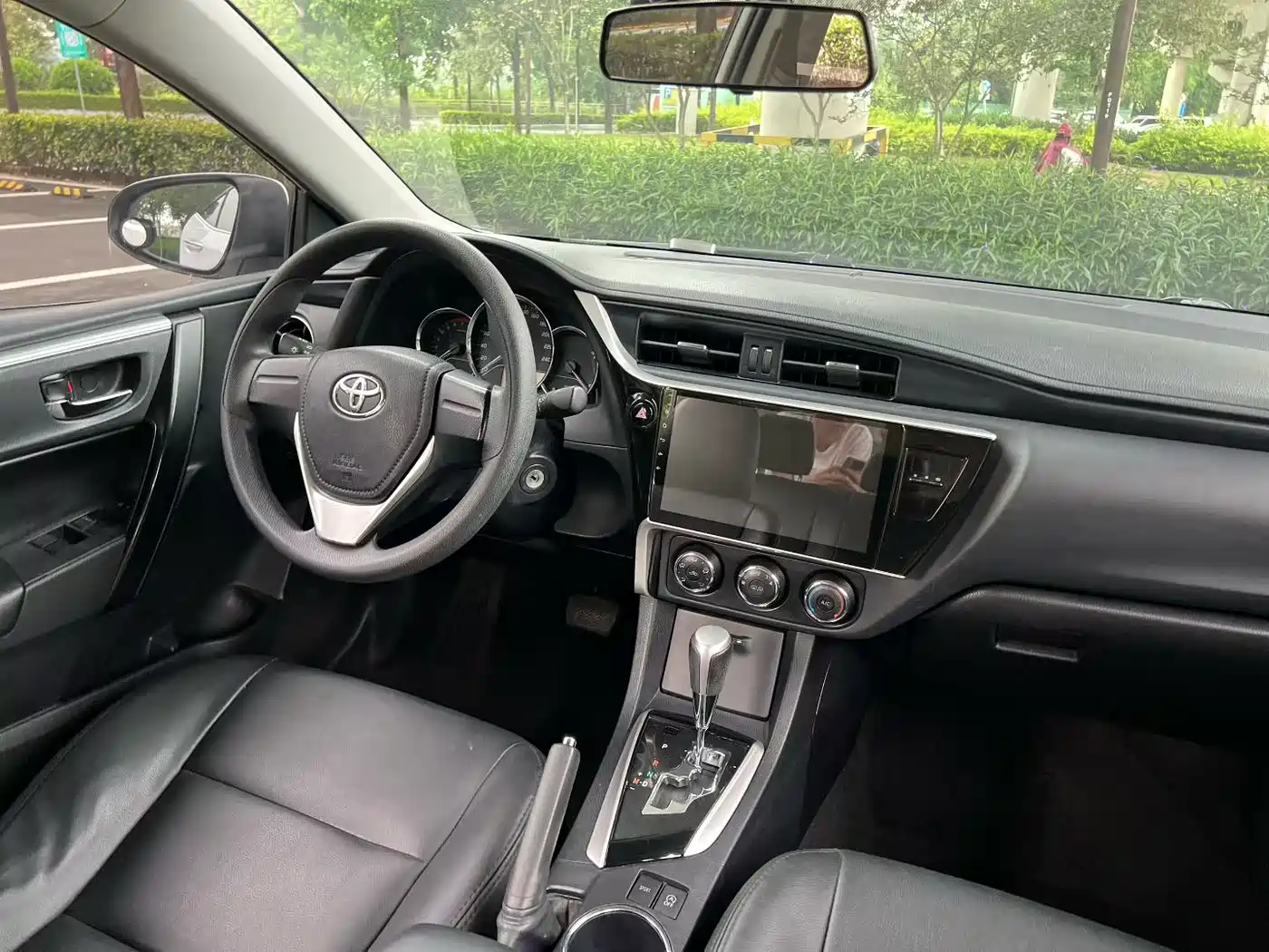 Toyota Corolla 2017 Facelift 1.2T S-CVT GL фото 7