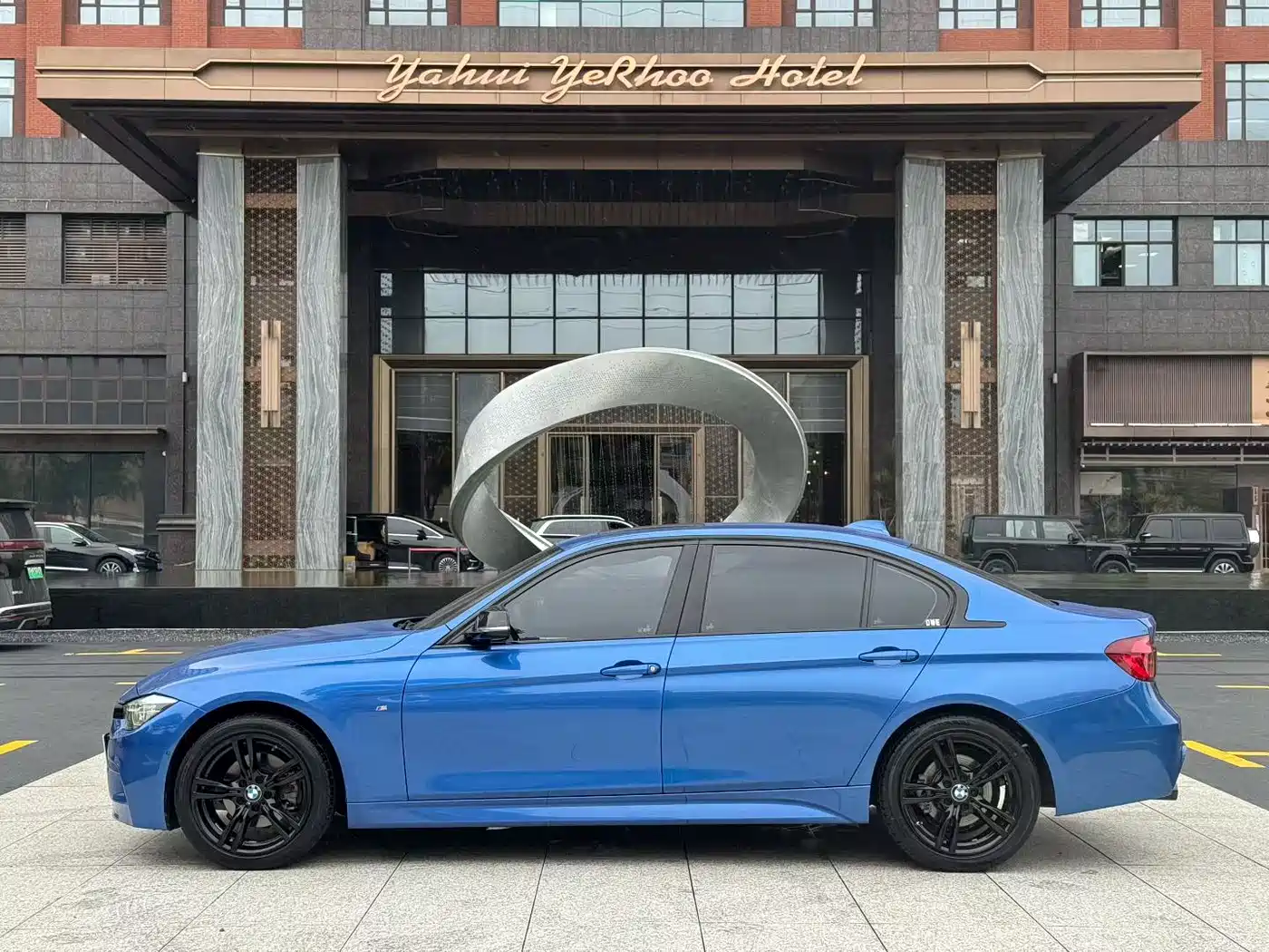 BMW 3 Series 2019 320Li M Sport Black Night Edition фото 4