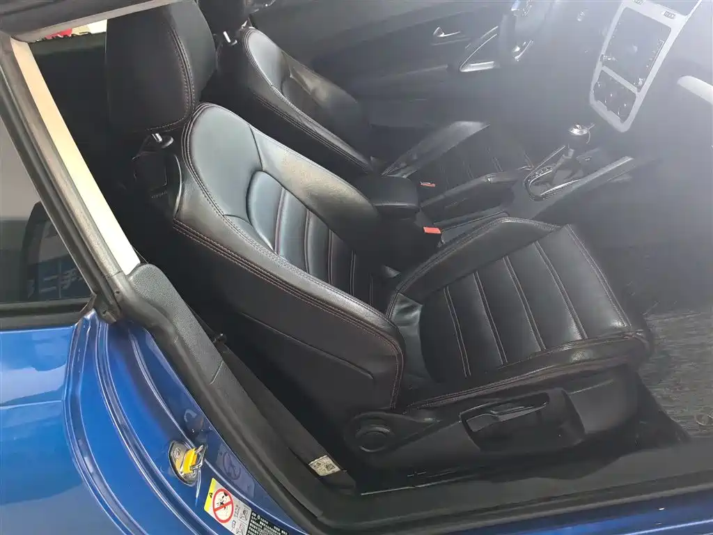 Volkswagen Scirocco 2015 1.4TSI Trend Edition фото 20