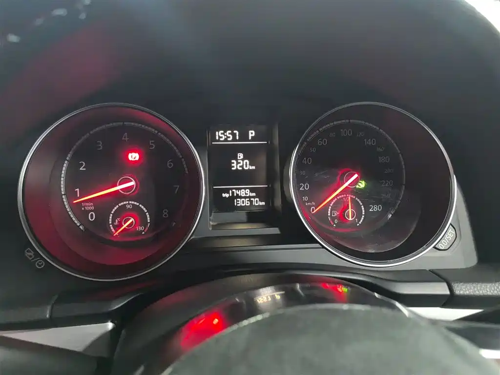 Volkswagen Scirocco 2015 1.4TSI Trend Edition фото 8