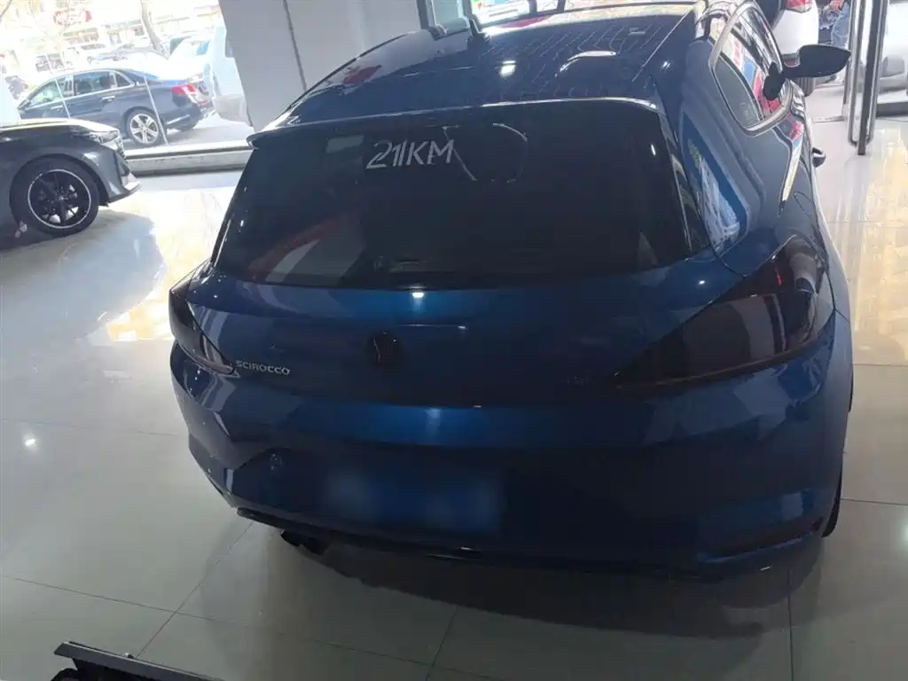 Volkswagen Scirocco 2015 1.4TSI Trend Edition фото 4