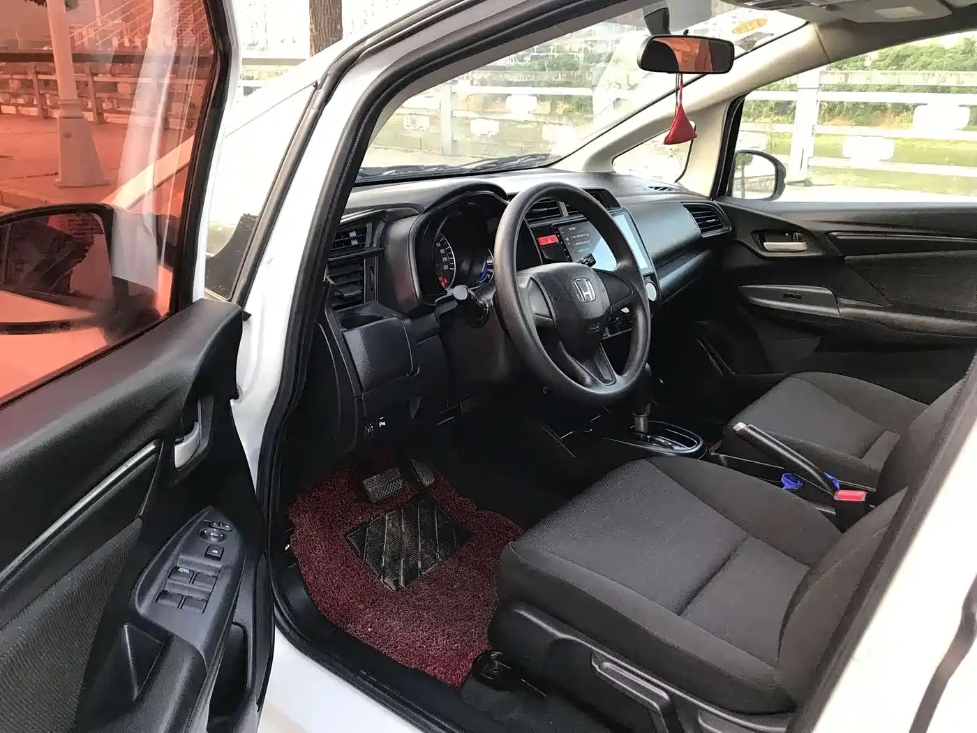 Photo 5 - Honda Fit