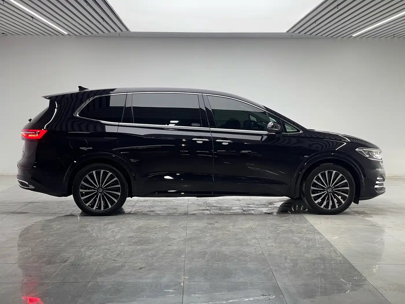 Фото 8 - Volkswagen Viloran