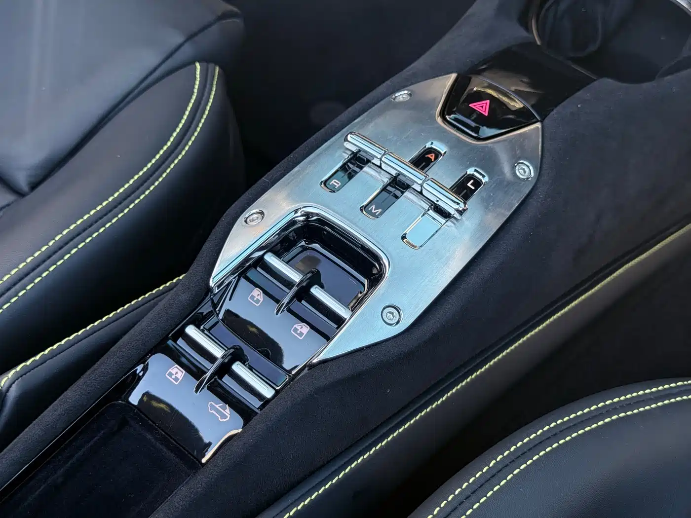 Ferrari SF90 2024 2021 3.9T V8 Spider