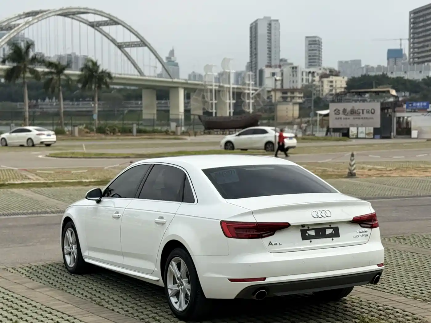 Audi A4L 2017 Plus 40 TFSI Progressive фото 4
