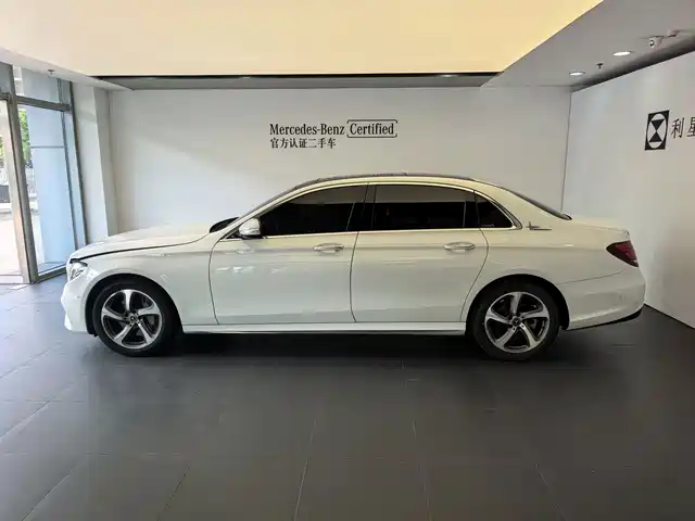 Mercedes-Benz E-Class 2018 E 300 L Sport Fashion — фото 4