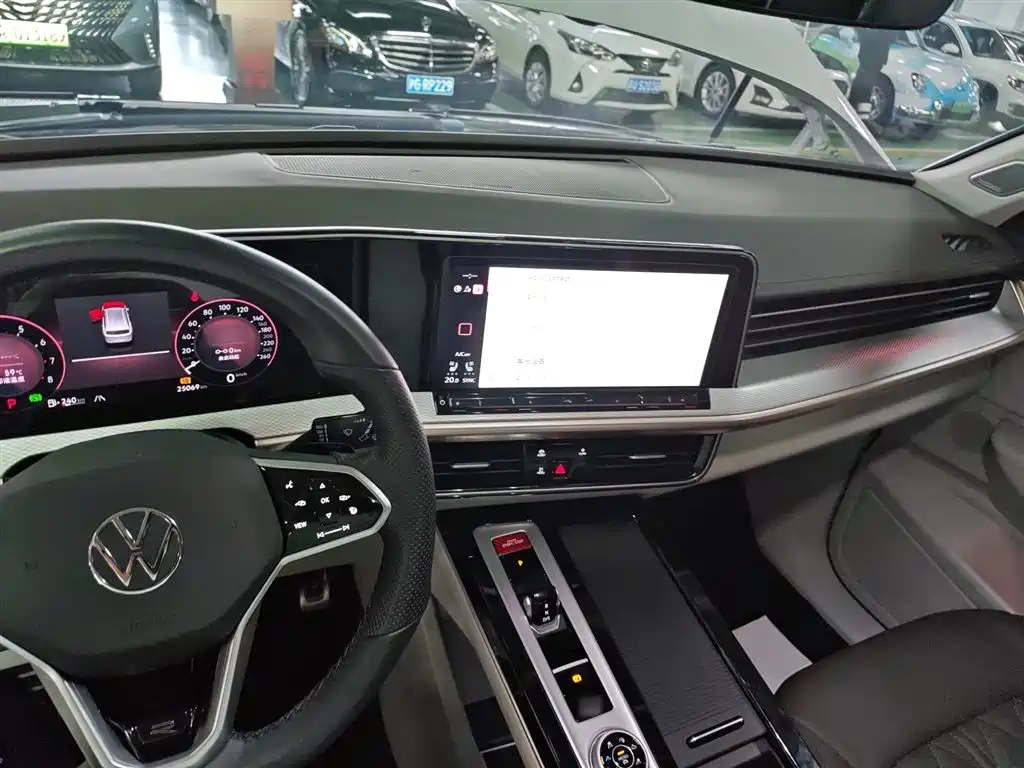 Volkswagen Talagon 2023 380TSI 4WD R-Line Launch Edition фото 7