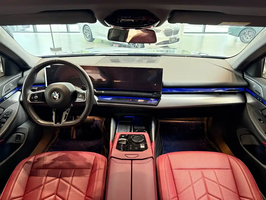 BMW 5 Series 2024 530Li Leading M Sport Package фото 5