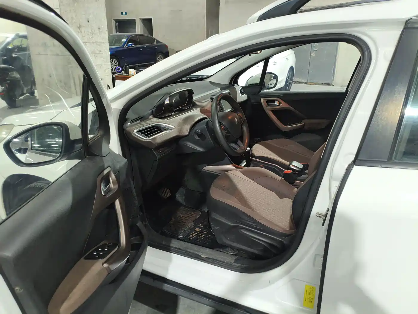 Peugeot 2008 2014 2014 1.6L Automatic Fashion Edition