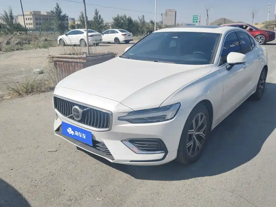  Volvo Volvo S60 2026 B4 Smart Luxury Edition