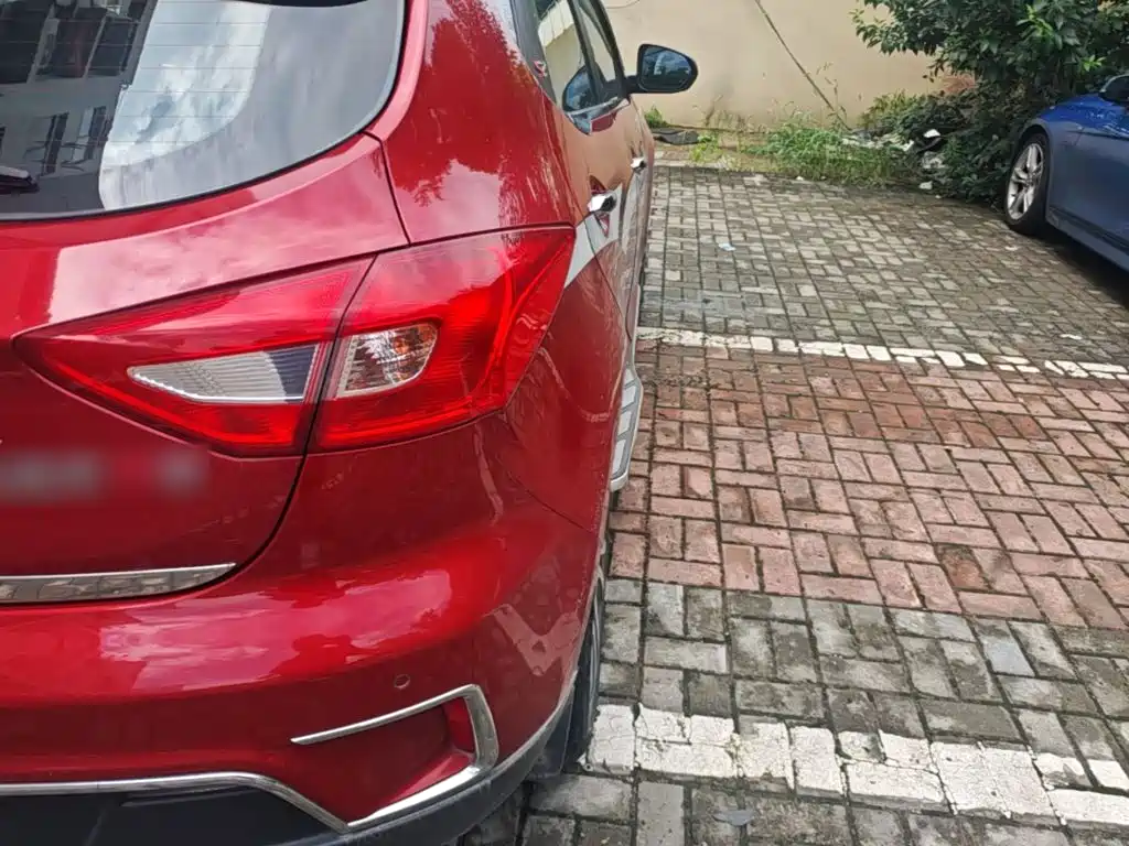 JAC Motors Refine S2 2015 2015 1.5L CVT Luxury Smart