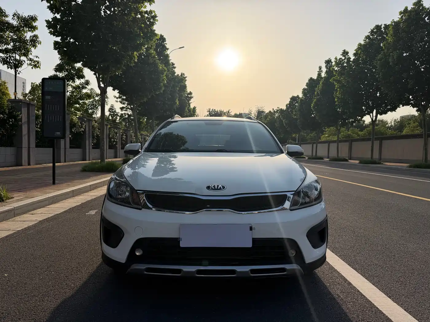 Kia KX CROSS 2017 1.4L AT GLS фото 2