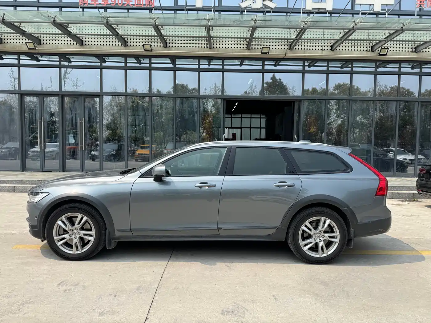 Volvo V90 2017 Cross Country T5 AWD Smart Edition фото 4